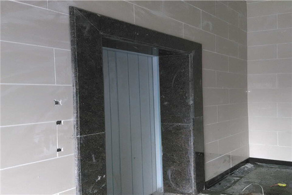 人们可以找到以丝绸和其他产品为代表的中国文化：先进的航海工具使当时的贵族收集到许多令人称奇的珍品