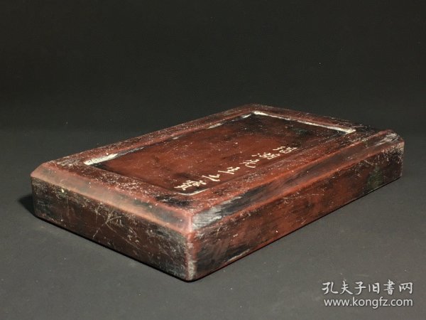 股价当天暴涨15%；戴比尔斯慌不择路推出人造珠宝线Lightbox