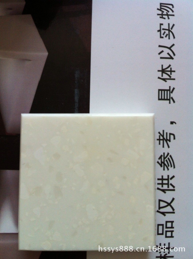 标志性恒生指数飙升近30%