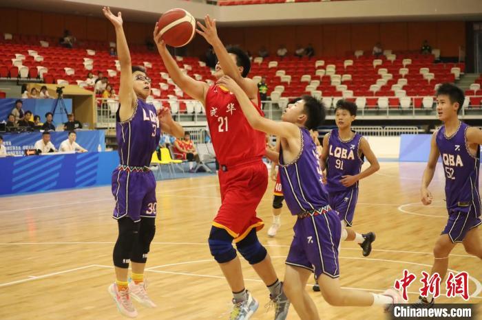 成都青少年篮球赛暨大运会测试赛举行 8支队伍模