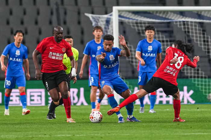 申花3-1力克辽宁铁人 李金羽怒斥三将表现欠佳